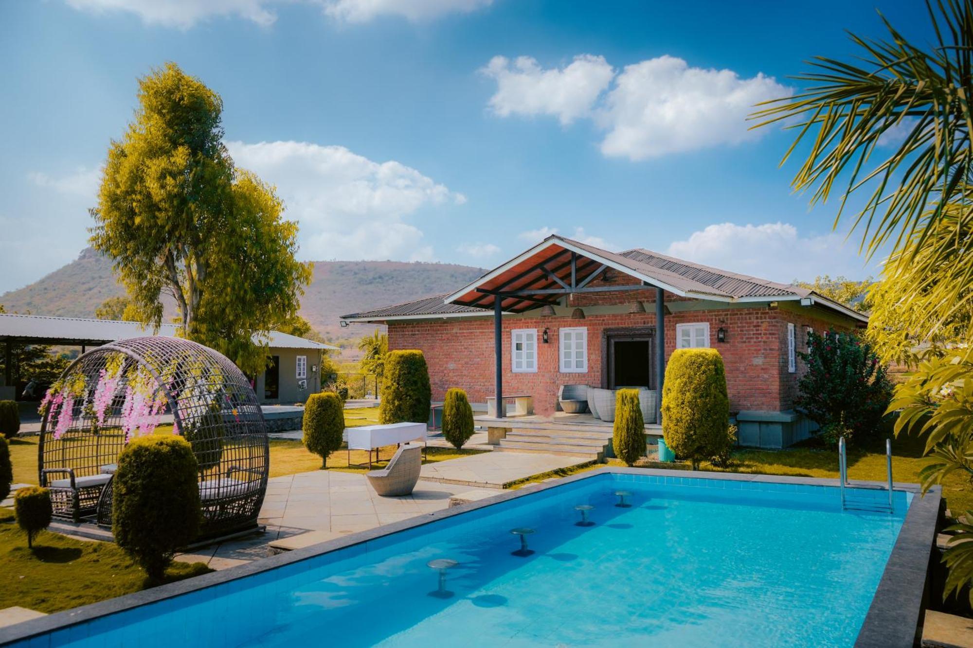 Villa The Earth Farm Nashik Exterior foto